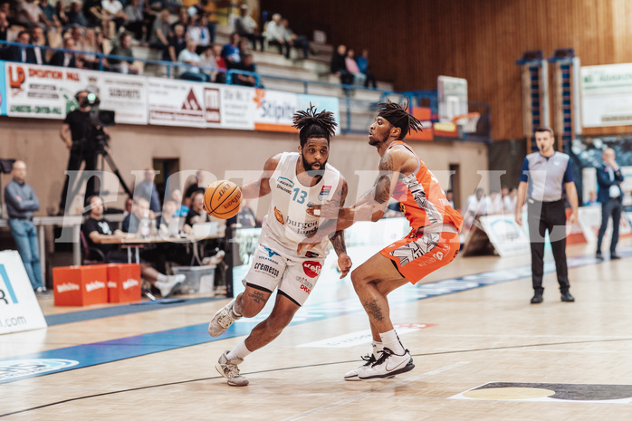 Basketball, Basketball Superliga 2023/24 , HF 2, Oberwart Gunners, Traiskirchen Lions, Kris Monroe (13), Jaquan Lawrence (40)