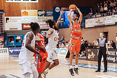Basketball, Basketball Superliga 2023/24 , HF 2, Oberwart Gunners, Traiskirchen Lions, Kris Monroe (13), Fabricio Vay (11)