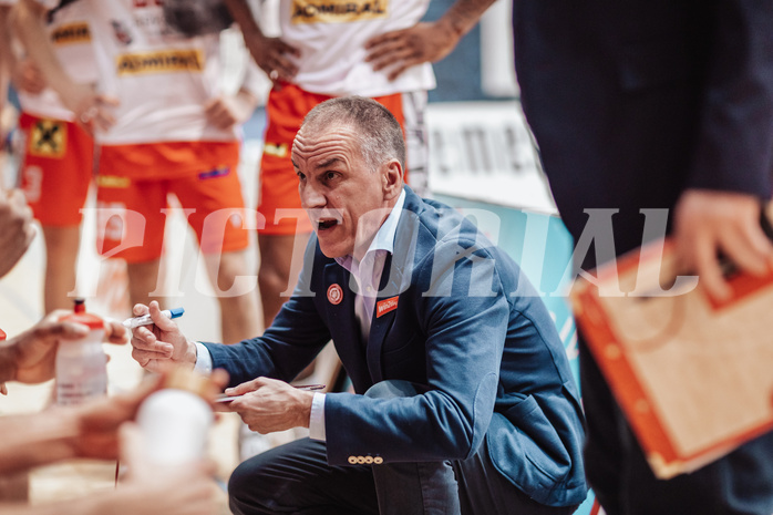 Basketball, Basketball Superliga 2023/24 , HF 2, Oberwart Gunners, Traiskirchen Lions, Radomir Mijanovic (Head Coach)