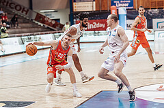 Basketball, Basketball Superliga 2023/24 , HF 2, Oberwart Gunners, Traiskirchen Lions, Kris Monroe (13), Edgars Lasenbergs (25), Sebastian Kaeferle (7)