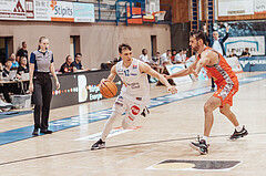 Basketball, Basketball Superliga 2023/24 , HF 2, Oberwart Gunners, Traiskirchen Lions, Jonathan Knessl (12), Fabricio Vay (11)