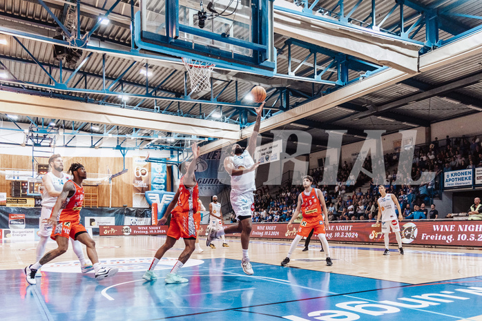 Basketball, Basketball Superliga 2023/24 , HF 2, Oberwart Gunners, Traiskirchen Lions, Demarcus Demonia (4), Kris Monroe (13)