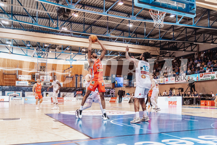 Basketball, Basketball Superliga 2023/24 , HF 2, Oberwart Gunners, Traiskirchen Lions, Jaquan Lawrence (40), Kris Monroe (13)