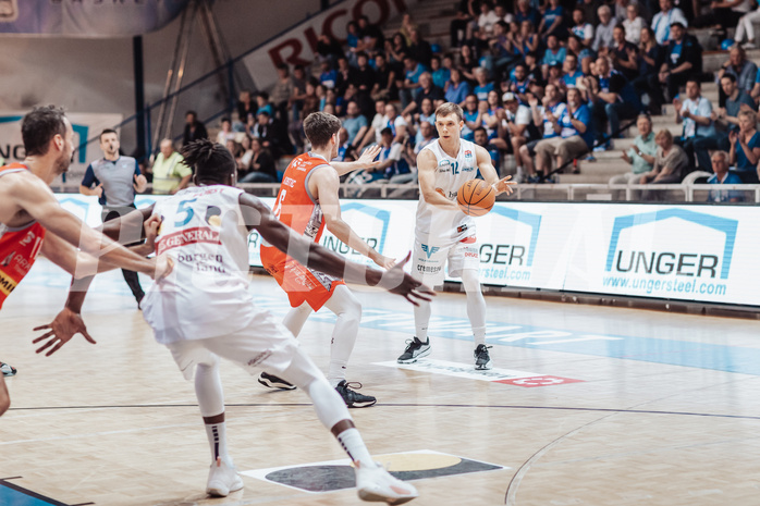 Basketball, Basketball Superliga 2023/24 , HF 2, Oberwart Gunners, Traiskirchen Lions, Aleksej Kostic (6), Jonathan Knessl (12)