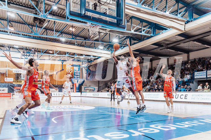 Basketball, Basketball Superliga 2023/24 , HF 2, Oberwart Gunners, Traiskirchen Lions, Kris Monroe (13), Fabricio Vay (11)