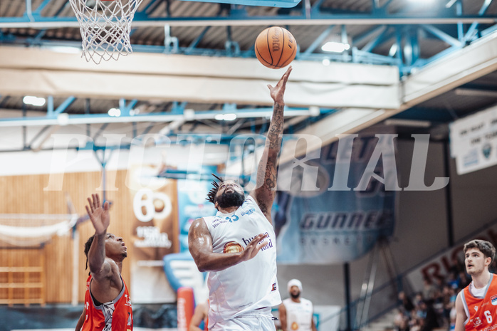 Basketball, Basketball Superliga 2023/24 , HF 2, Oberwart Gunners, Traiskirchen Lions, Kris Monroe (13), Demarcus Demonia (4)