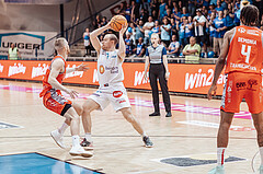 Basketball, Basketball Superliga 2023/24 , HF 2, Oberwart Gunners, Traiskirchen Lions, Edgars Lasenbergs (25), Sebastian Kaeferle (7)