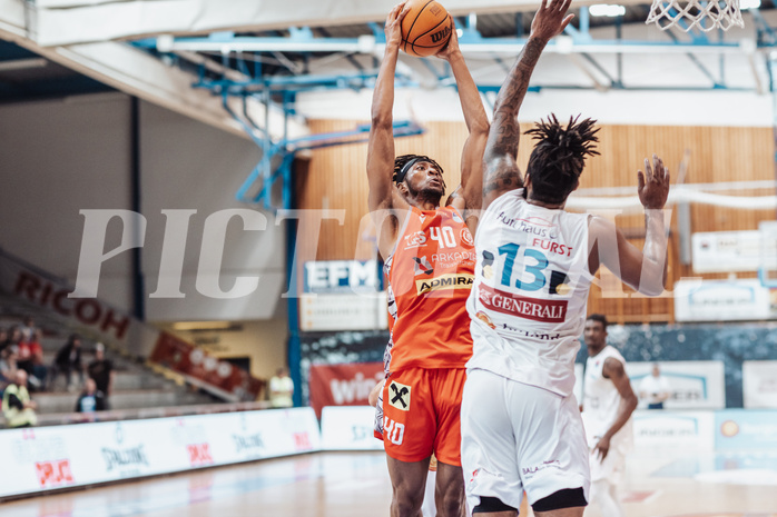 Basketball, Basketball Superliga 2023/24 , HF 2, Oberwart Gunners, Traiskirchen Lions, Jaquan Lawrence (40), Kris Monroe (13)