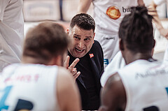 Basketball, Basketball Superliga 2023/24 , HF 2, Oberwart Gunners, Traiskirchen Lions, Horst Leitner (Head Coach)
