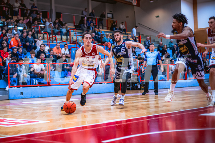 Basketball, Win2Day Superliga 2022/23, Grunddurchgang 18.Runde, Arkadia Traiskirchen Lions, OCS Swans Gmunden, Lukas Hahn (9)