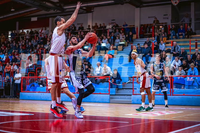 Basketball, Win2Day Superliga 2022/23, Grunddurchgang 18.Runde, Arkadia Traiskirchen Lions, OCS Swans Gmunden, Daniel Friedrich (6)
