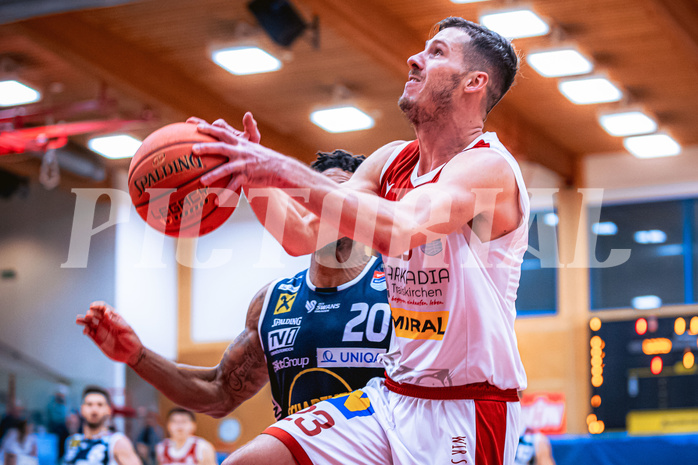 Basketball, Win2Day Superliga 2022/23, Grunddurchgang 18.Runde, Arkadia Traiskirchen Lions, OCS Swans Gmunden, Emilio Banic (23)
