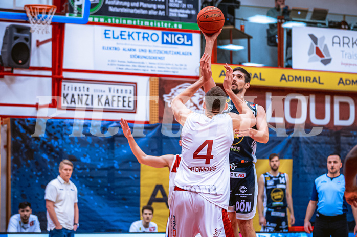 Basketball, Win2Day Superliga 2022/23, Grunddurchgang 18.Runde, Arkadia Traiskirchen Lions, OCS Swans Gmunden, Toni Blazan (10)