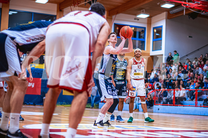 Basketball, Win2Day Superliga 2022/23, Grunddurchgang 18.Runde, Arkadia Traiskirchen Lions, OCS Swans Gmunden, Benedikt Güttl (7)