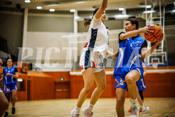 Basketball, Win2Day Basketball Damen Superliga 2023/24, Grunddurchgang 2.Runde, Vienna Timberwolves, DBB LZ OÖ, Lara Binder (9), Emma-Fee Stockinger (5)
