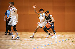 Basketball, Basketball Zweite Liga 2022/23, Grunddurchgang 19.Runde, Basket Flames, Güssing Blackbirds, Yann Grandperret (3), Bernhard Koch (8)