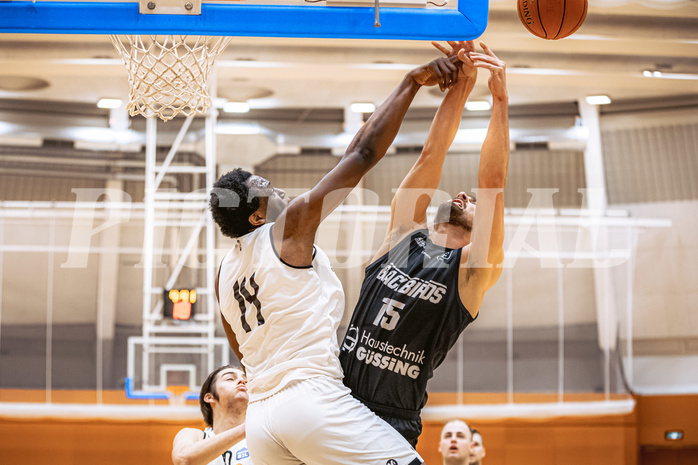 Basketball, Basketball Zweite Liga 2022/23, Grunddurchgang 19.Runde, Basket Flames, Güssing Blackbirds, Kingsley Fobi (14), Luka Gaspar (15)