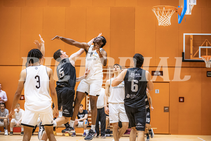 Basketball, Basketball Zweite Liga 2022/23, Grunddurchgang 19.Runde, Basket Flames, Güssing Blackbirds, Sebastian Koch (5), Kingsley Fobi (14)