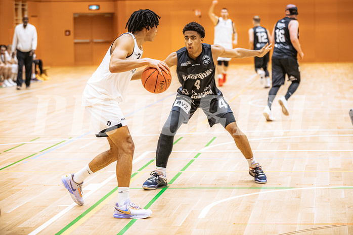 Basketball, Basketball Zweite Liga 2022/23, Grunddurchgang 19.Runde, Basket Flames, Güssing Blackbirds, Yann Grandperret (3), Samuel Brandtner (4)