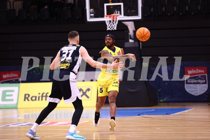 18.04.2025, Graz, Raiffeisen Sportpark Graz, Basketball Superliga 2024/25, Playoffs, Viertelfinale, Spiel 2, UBSC Graz - Gmunden Swans