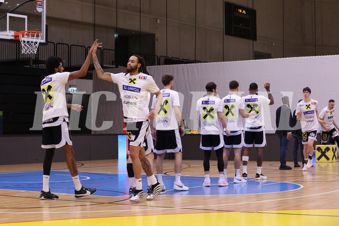 18.04.2025, Graz, Raiffeisen Sportpark Graz, Basketball Superliga 2024/25, Playoffs, Viertelfinale, Spiel 2, UBSC Graz - Gmunden Swans