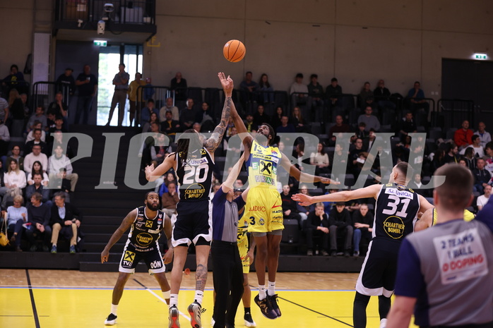 18.04.2025, Graz, Raiffeisen Sportpark Graz, Basketball Superliga 2024/25, Playoffs, Viertelfinale, Spiel 2, UBSC Graz - Gmunden Swans