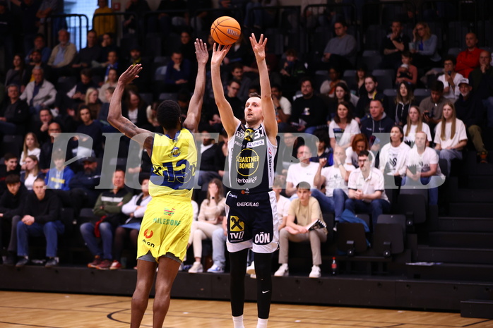 18.04.2025, Graz, Raiffeisen Sportpark Graz, Basketball Superliga 2024/25, Playoffs, Viertelfinale, Spiel 2, UBSC Graz - Gmunden Swans