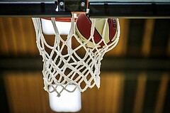 Basketball, 2.Bundesliga, Grunddurchgang 5.Runde, Mattersburg Rocks, Mistelbach Mustangs, Ball im Korb