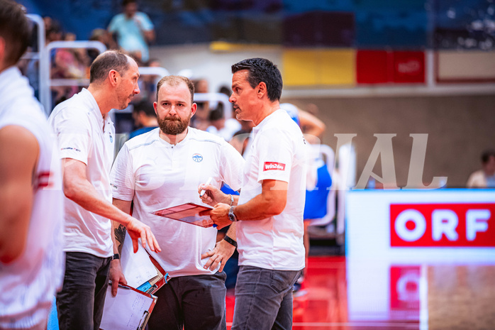 Basketball, FIBA Men´s Eurobasket Qualifiers 2023, , Österreich, Zypern, Stefan Grassegger (Ass. Coach), Raoul Korner (Head Coach)