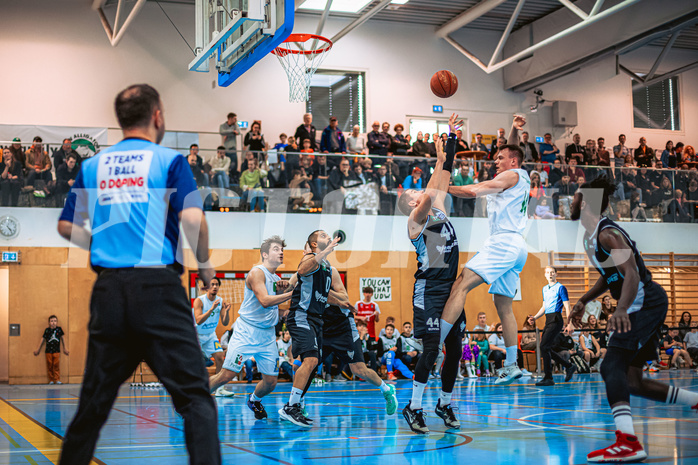 Basketball, Basketball Zweite Liga 2022/23 Playoff, Viertelfinale Spiel 2, Union Deutsch Wagram, Raiders Tirol, Filip Mileta (44), Branislav Balvan (14)
