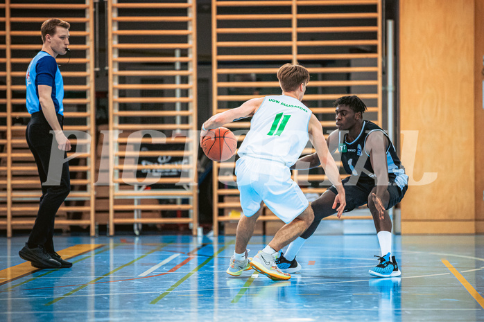 Basketball, Basketball Zweite Liga 2022/23 Playoff, Viertelfinale Spiel 2, Union Deutsch Wagram, Raiders Tirol, Simon Marek (11), Dennis Acheampong (1)