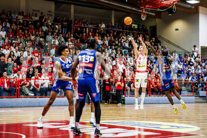 Basketball, Win2Day Superliga 2024/25, Playoffs, Halbfinale Spiel 2, Traiskirchen Lions, Oberwart Gunners, Benedikt Güttl (7)