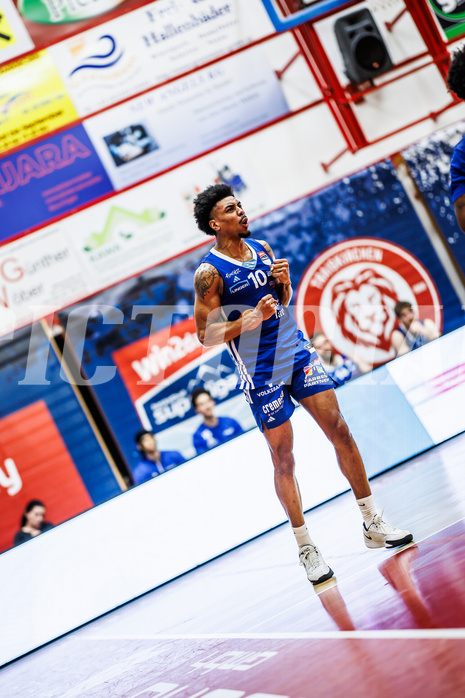 Basketball, Win2Day Superliga 2024/25, Playoffs, Halbfinale Spiel 2, Traiskirchen Lions, Oberwart Gunners, Robert Allen (10)