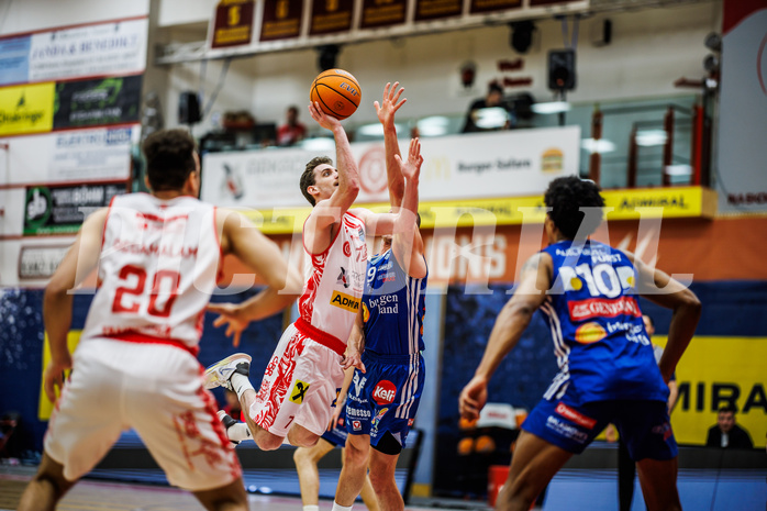 Basketball, Win2Day Superliga 2024/25, Playoffs, Halbfinale Spiel 2, Traiskirchen Lions, Oberwart Gunners, Benedikt Güttl (7)