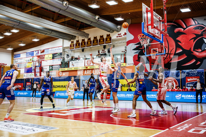 Basketball, Win2Day Superliga 2024/25, Playoffs, Halbfinale Spiel 2, Traiskirchen Lions, Oberwart Gunners, Benedikt Güttl (7)