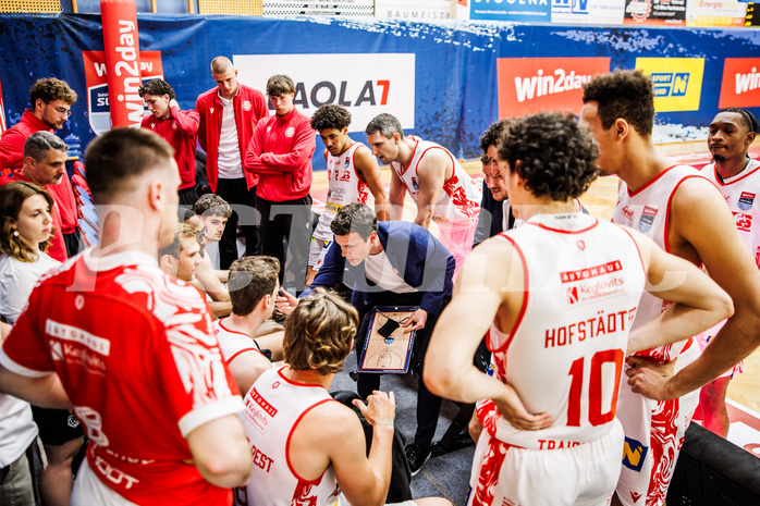 Basketball, Win2Day Superliga 2024/25, Playoffs, Halbfinale Spiel 2, Traiskirchen Lions, Oberwart Gunners, Benedikt Danek (Head Coach)