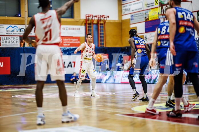 Basketball, Win2Day Superliga 2024/25, Playoffs, Halbfinale Spiel 2, Traiskirchen Lions, Oberwart Gunners, Denis Krestinin (55)