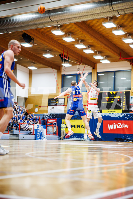 Basketball, Win2Day Superliga 2024/25, Playoffs, Halbfinale Spiel 2, Traiskirchen Lions, Oberwart Gunners, Benedikt Güttl (7)