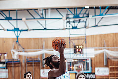 Basketball, Basketball Superliga 2023/24, Grunddurchgang 19.Runde, Oberwart Gunners, Gmunden Swans, Toni Blazan (10), Kris Monroe (13), Lukas Simoner (12)