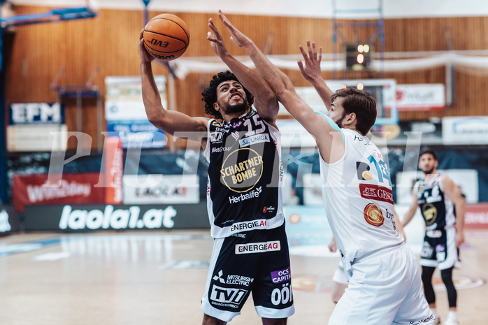 Basketball, Basketball Superliga 2023/24, Grunddurchgang 19.Runde, Oberwart Gunners, Gmunden Swans, Patrick Emilien (15), Daniel Koeppel (14)