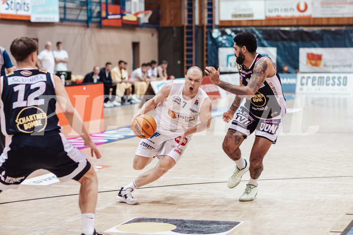 Basketball, Basketball Superliga 2023/24, Grunddurchgang 19.Runde, Oberwart Gunners, Gmunden Swans, Sebastian Kaeferle (7), Trey Moses (24)