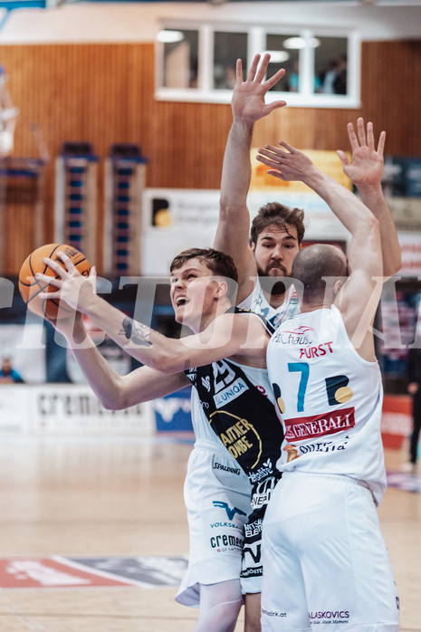 Basketball, Basketball Superliga 2023/24, Grunddurchgang 19.Runde, Oberwart Gunners, Gmunden Swans, Daniel Koeppel (14), Orri Gunnarsson (29), Sebastian Kaeferle (7)