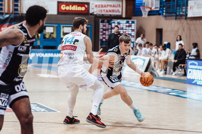Basketball, Basketball Superliga 2023/24, Grunddurchgang 19.Runde, Oberwart Gunners, Gmunden Swans, Daniel Koeppel (14), Orri Gunnarsson (29)