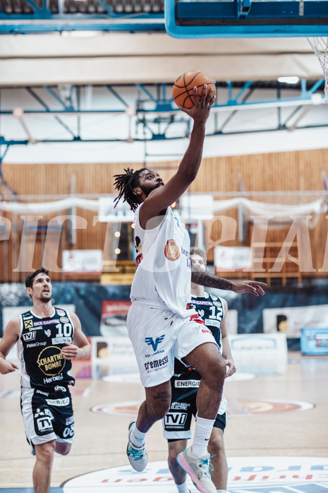 Basketball, Basketball Superliga 2023/24, Grunddurchgang 19.Runde, Oberwart Gunners, Gmunden Swans, Toni Blazan (10), Kris Monroe (13), Lukas Simoner (12)