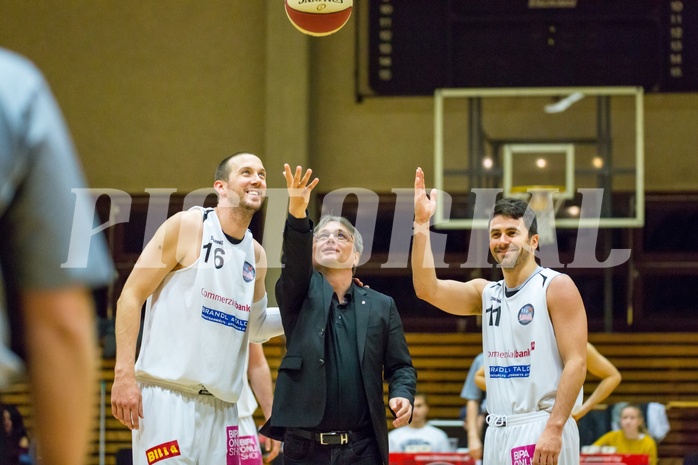 Basketball, 2.Bundesliga, Grunddurchgang 8.Runde, Mattersburg Rocks, BBU Salzburg, Corey HALLETT (16), Stefan ULREICH (11)