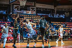 Basketball, Win2Day Superliga 2022/23, Grunddurchgang 5.Runde, BC GGMT Vienna, Raiffeisen Flyers Wels, Jozo Rados (3)
