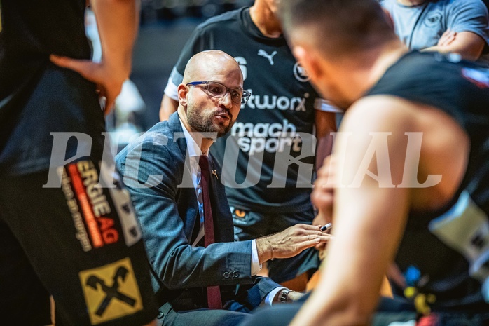 Basketball, Win2Day Superliga 2022/23, Grunddurchgang 5.Runde, BC GGMT Vienna, Raiffeisen Flyers Wels, Sebastian Waser (Head Coach)