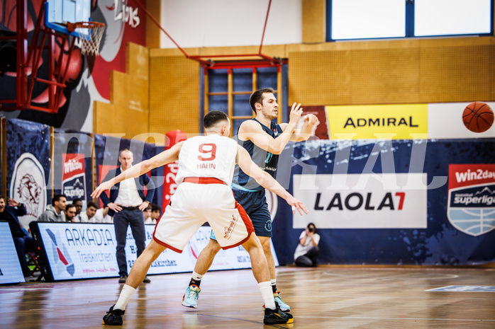 Basketball, win2day Basketball Superliga 2022/23, 10. Qualifikationsrunde, Traiskirchen Lions, Vienna D.C. Timberwolves, Jakob Szkutta (10)