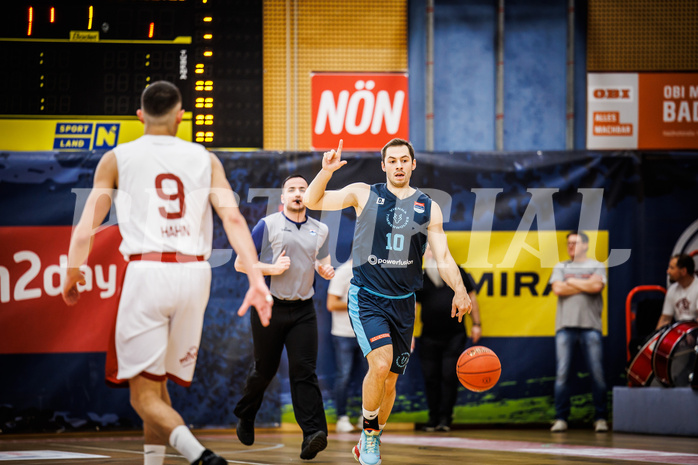 Basketball, win2day Basketball Superliga 2022/23, 10. Qualifikationsrunde, Traiskirchen Lions, Vienna D.C. Timberwolves, Jakob Szkutta (10)