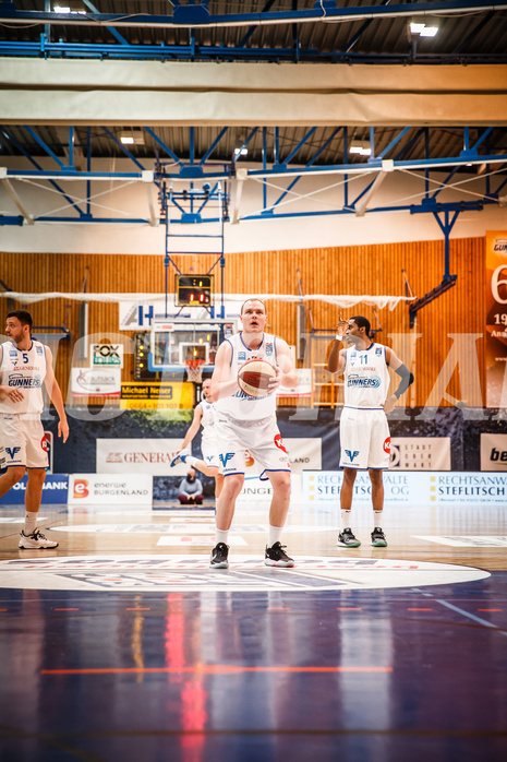 Basketball, bet-at-home Basketball Superliga 2020/21, Halbfinale Spiel 2, Oberwart Gunners, Gmunden Swans, Sebastian Käferle (7)